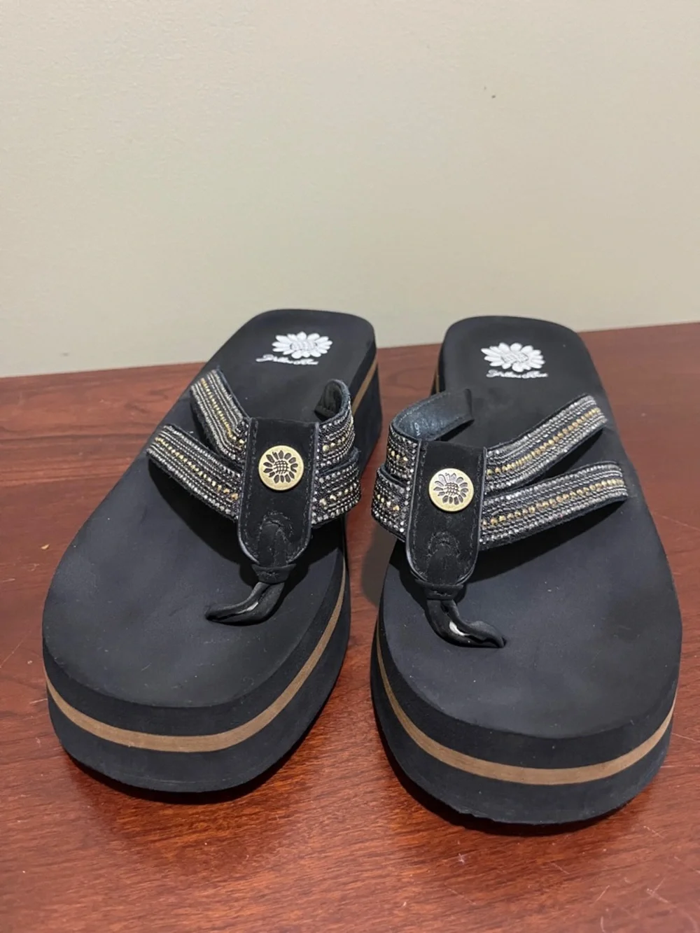 Yellow Box Black Platform Flip Flop with Double strap w/rhinestones Women's 9